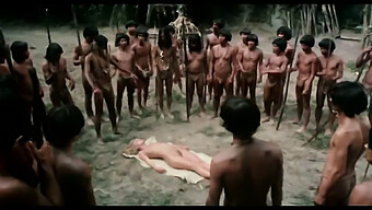 Laura Gemser I Det Sidste Møde Med De Sidste Kannibaler (1977)