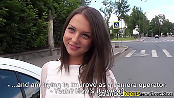 Video Pov Cu Adolescenta Europeană Blocată Care Primește Anal Într-O Mașină