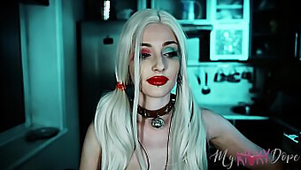 Americký Teen'S Harley Quinn Cosplay S Asmr Zvuky