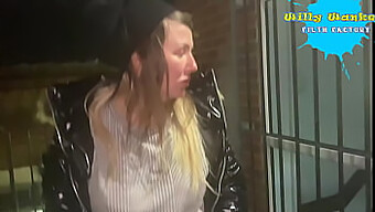 Verzameling Pov-Video'S Waarin Europees Straatmeisje Cracky Zichzelf Buiten Vingert