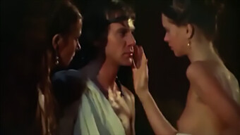 De Bästa Ögonblicken Med Teresa Ann Savoy I Retrofilmen Caligula