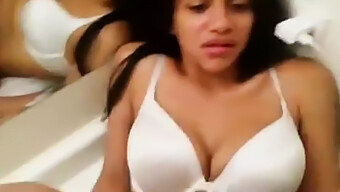 Vidéo Privée D'Une Actrice Indienne Célèbre Avec Une Grosse Bite