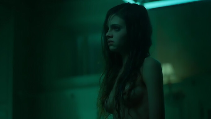 India Eisley Dans Un Film Hd Chaud Sur Le Thème De L'Université, Nao Olhe 2019