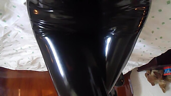 Mistress Femdom Mendominasi Di Latex